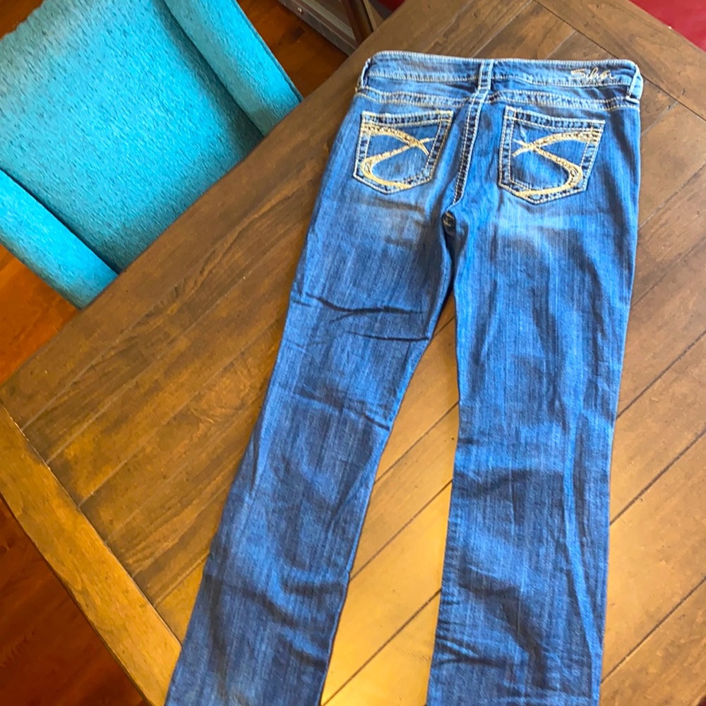 29x31 Silver Jeans - Lola 17” straight leg distressed jeans